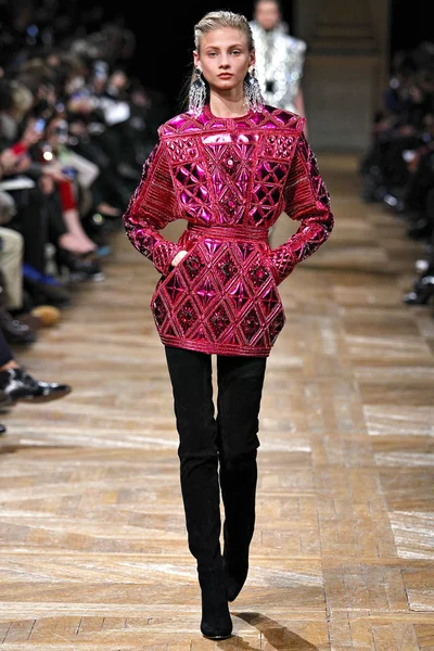 Look 13